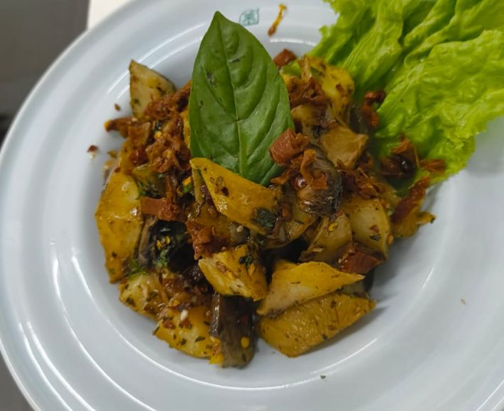 Roasted Potato And Sundried Tomato Salad