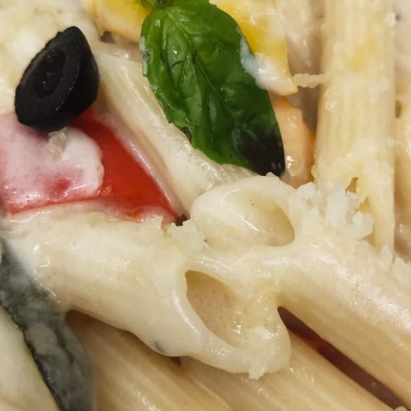 Familiar Favourite - Penne/Fusilli Pasta with Alfredo/Arrabbiata sauce (Chicken)