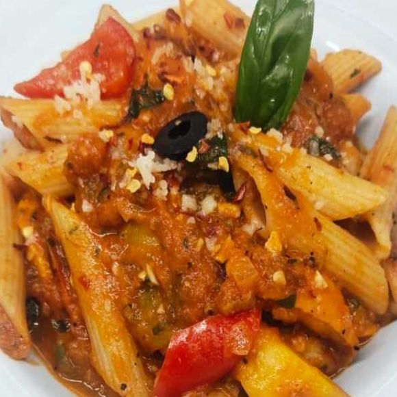 Familiar Favourite - Penne/Fusilli Pasta with Alfredo/Arrabbiata sauce (Veg).