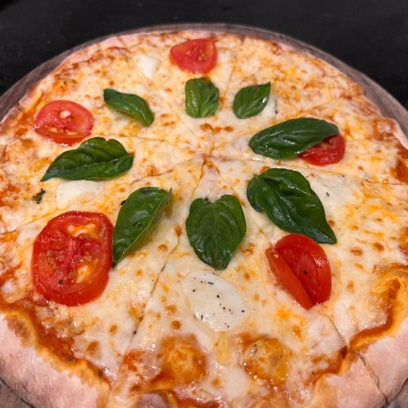Pizza Margherita (Neapolitan)